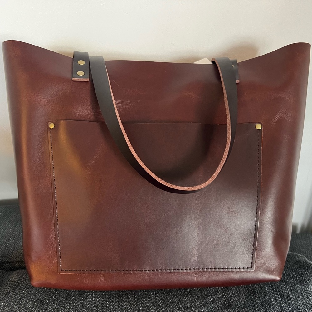 Portland leather large classic tote bag in color Cognac! Brand new, never used.